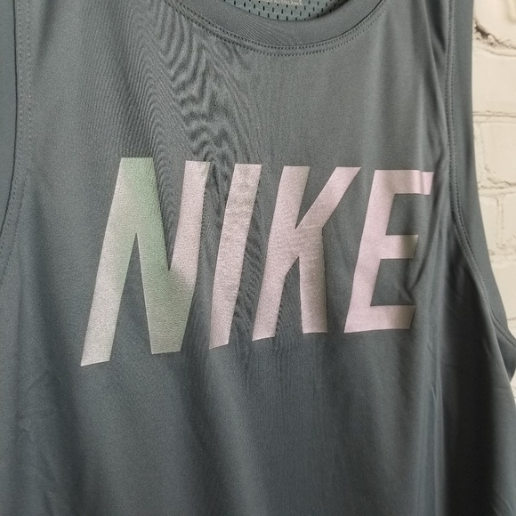 Nike|NWT Run Gray Holographic Logo Mesh Back Tank - Picture 4 of 8
